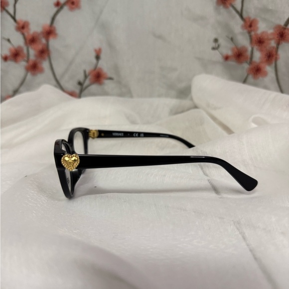Versace Classic Black Eyewear - Picture 2 of 6